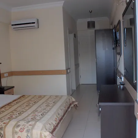 ホテル Telmessos Neva 4*