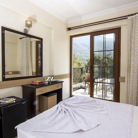 Telmessos Neva Hotell 4*