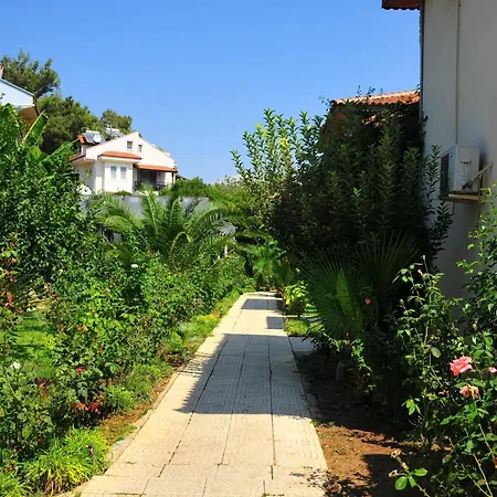 Telmessos Neva מלון אולודניץ